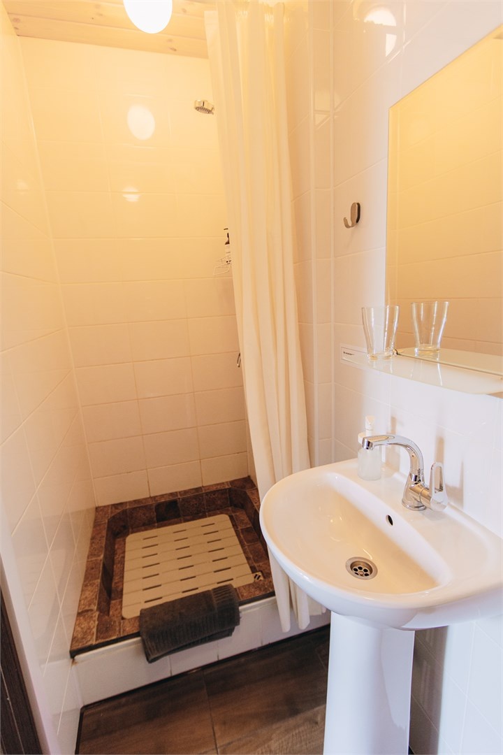 Стандартный номер с двуспальной кроватью на 1 этаже - фото 4