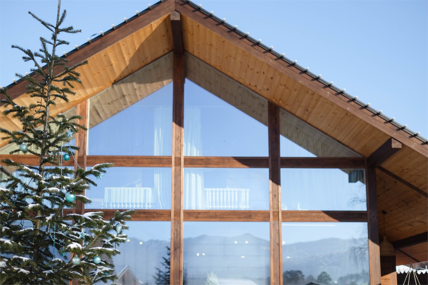 Шале двухэтажное с четырьмя спальнями категории Сюит - фото 2