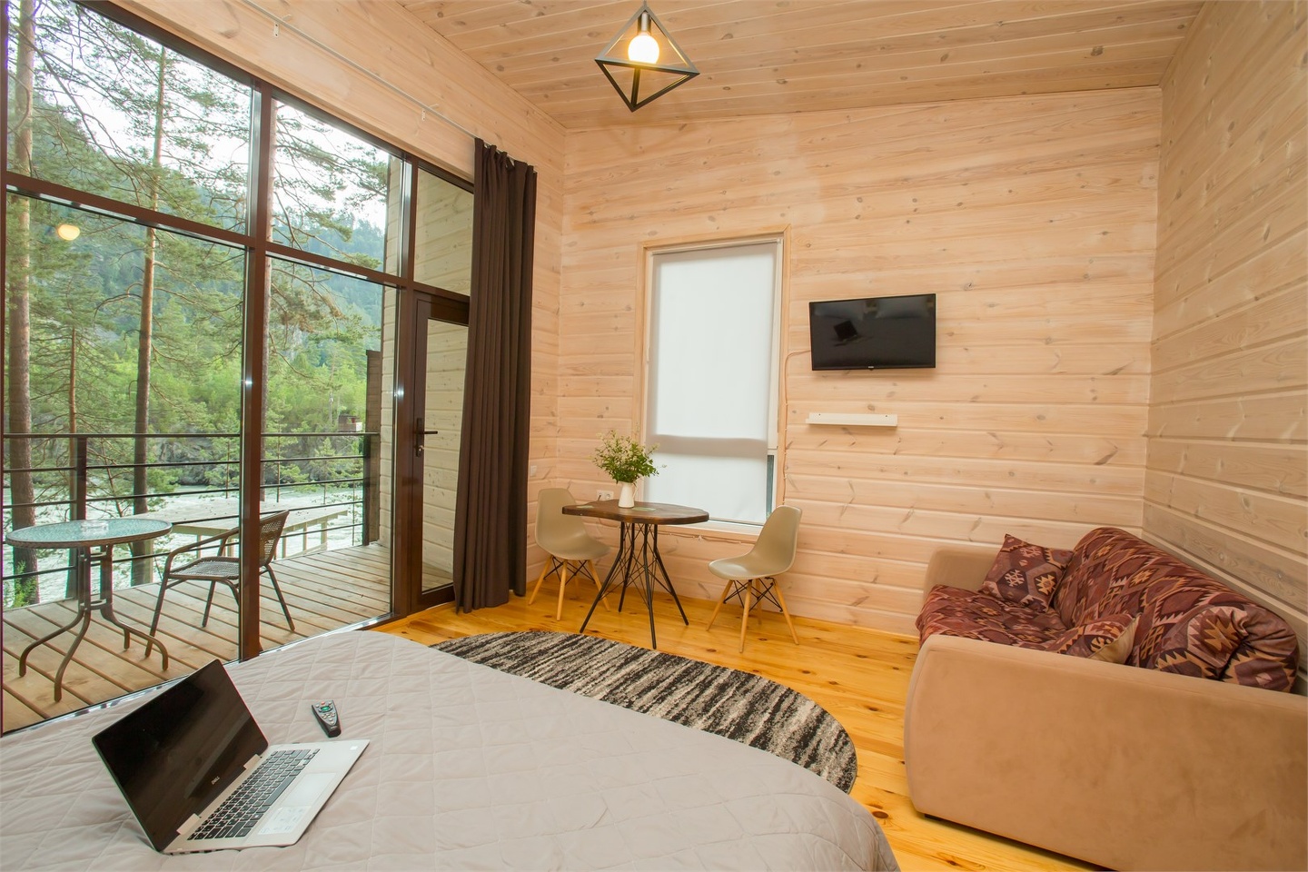 БУНГАЛО С ВИДОМ НА РЕКУ - фото 9