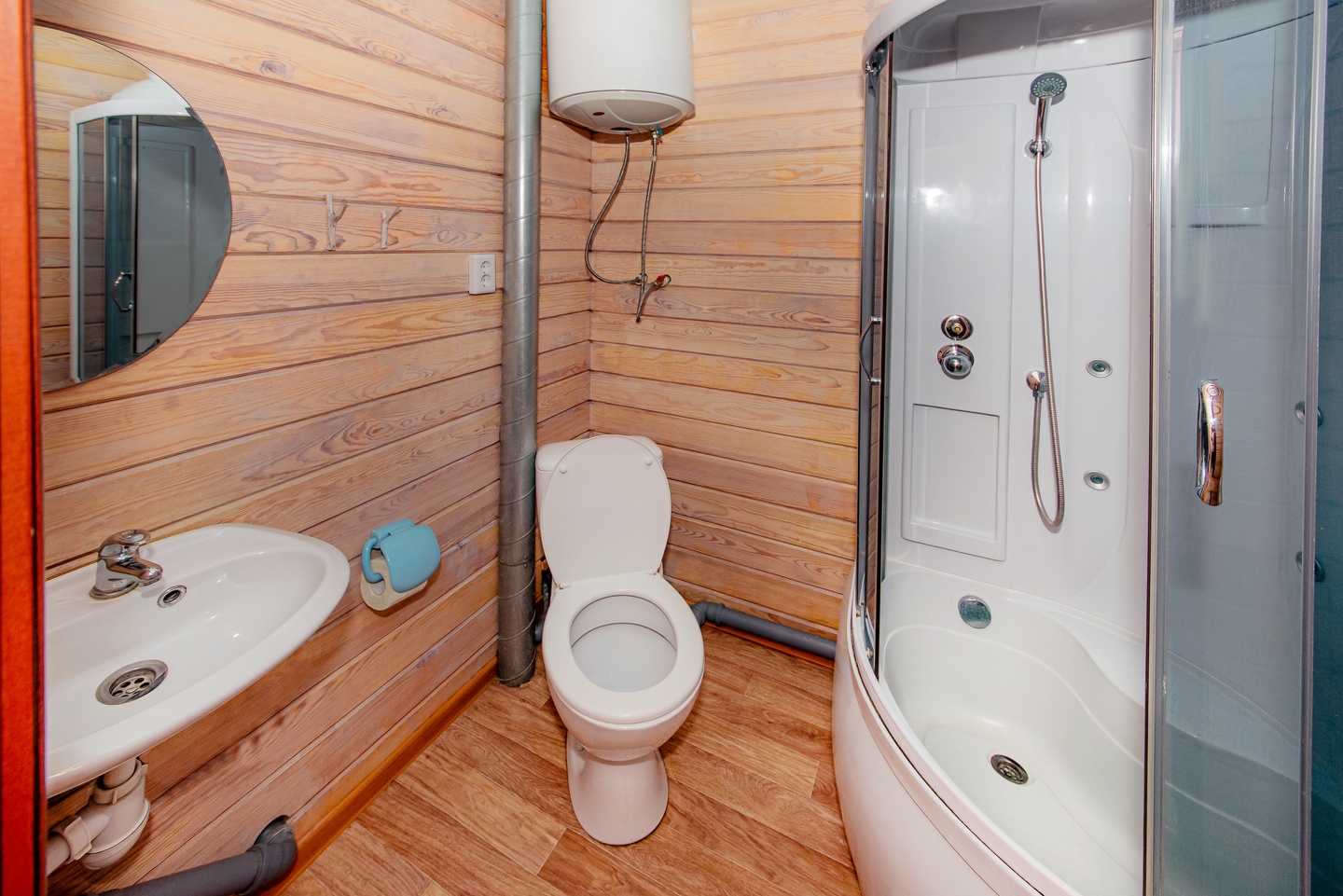 Стандартный номер с 1 двуспальной и 1 односпальной кроватями - фото 4