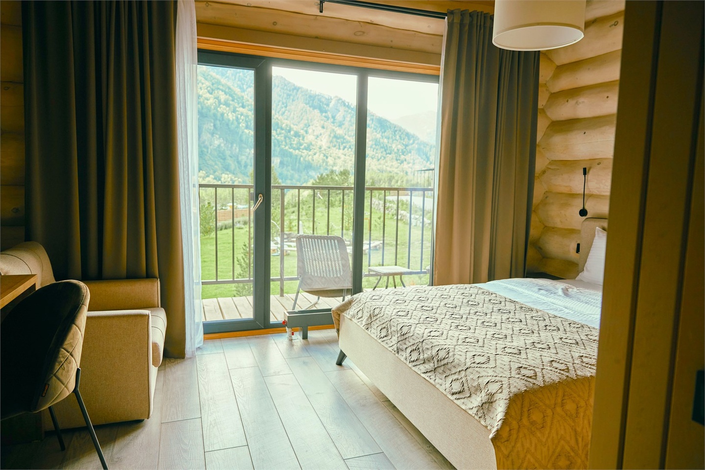 Стандартный двухместный номер с двуспальной кроватью - фото 1