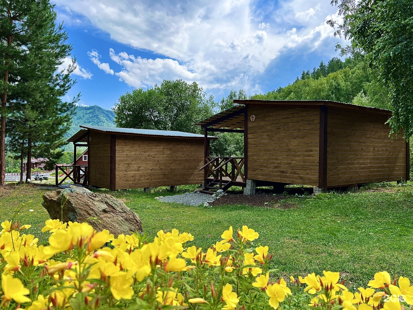 Красный камень - фото 1