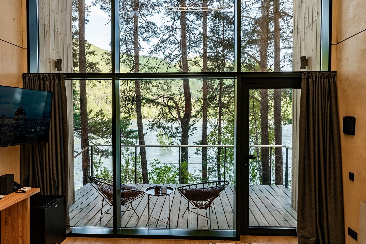 Барнхаус с двумя раздельными / одной двуспальной кроватью - фото 2