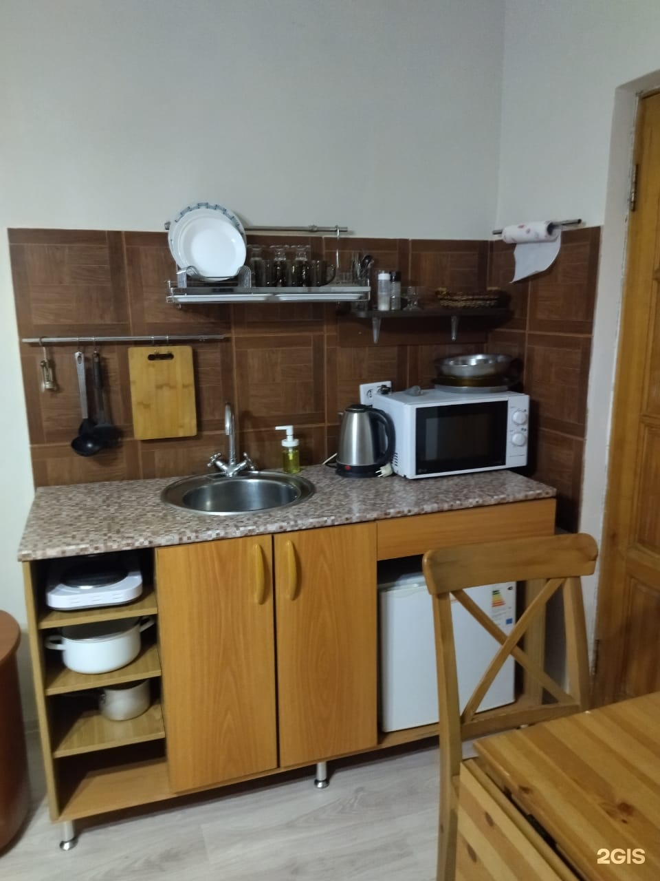 Стандартный номер с двуспальной и 1 односпальной кроватью - фото 2