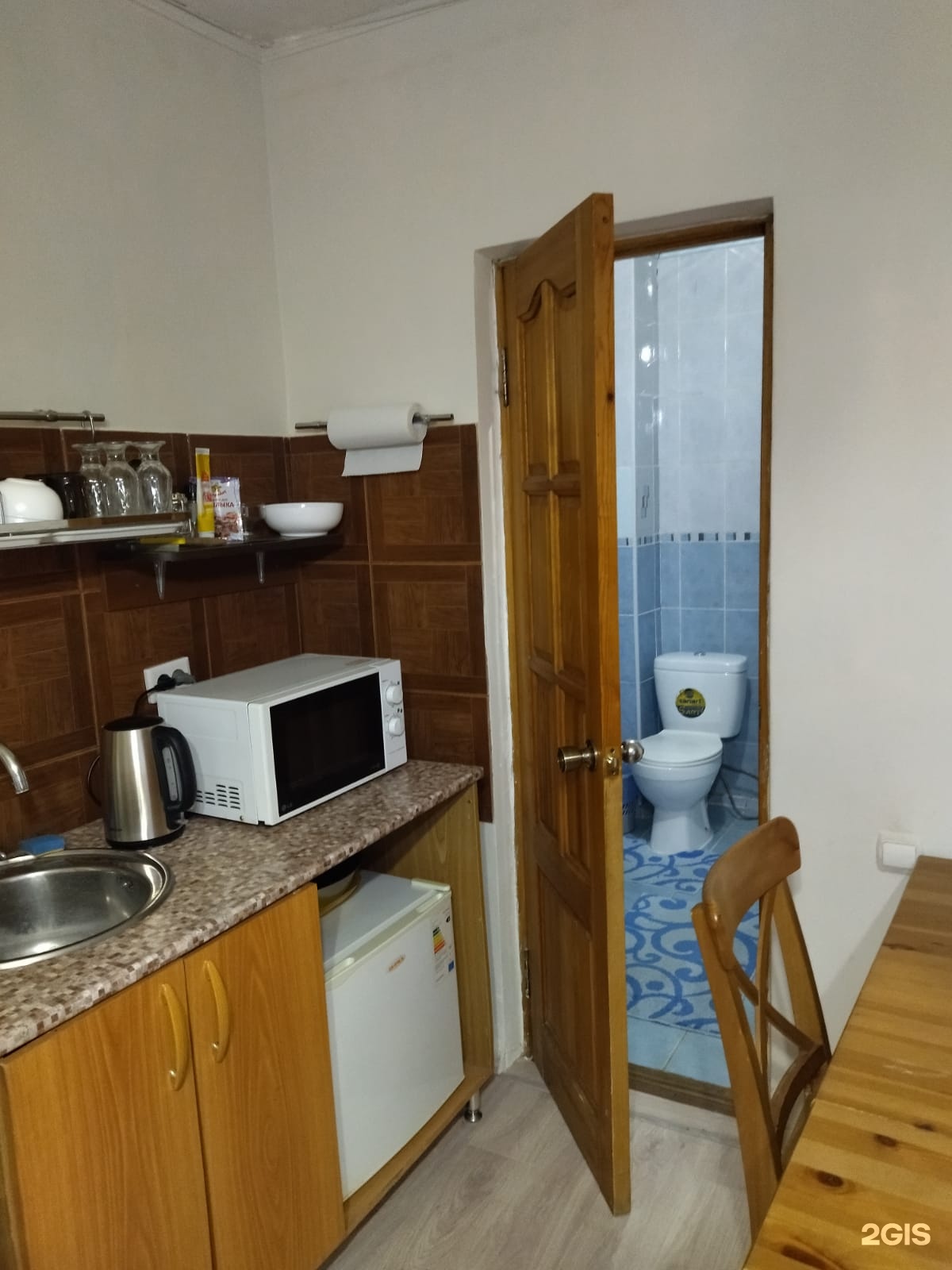 Стандартный номер с двуспальной и 1 односпальной кроватью - фото 3