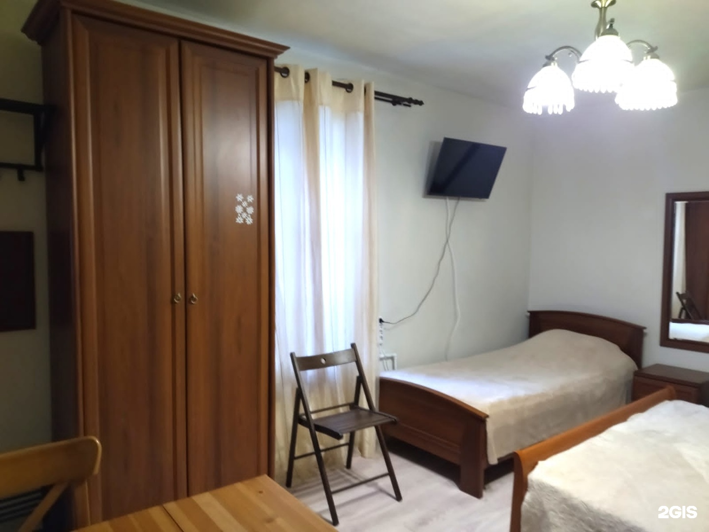 Стандартный номер с двуспальной и 1 односпальной кроватью - фото 4