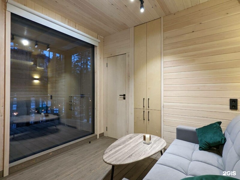 Большой зеркальный куб с отдельной спальней №20 для 2-4 гостей - фото 3