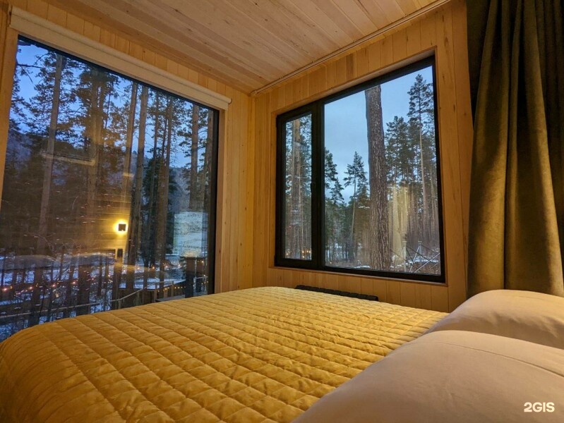 Большой зеркальный куб с отдельной спальней №20 для 2-4 гостей - фото 4