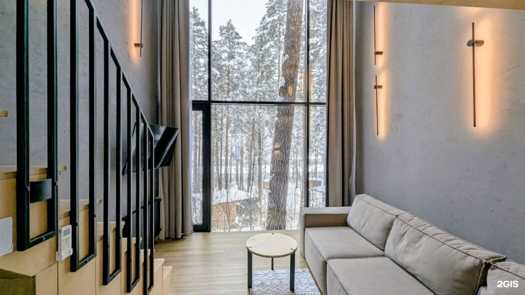 Двухэтажный номер люкс  36м²  в панорамном  триплексе для 2-4 гостей - фото 1