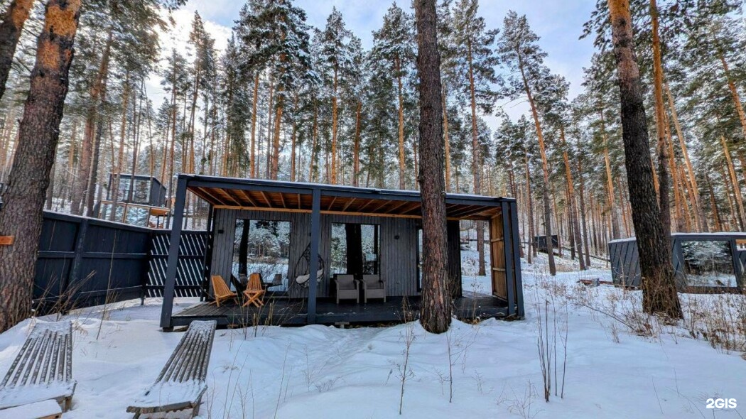 Большой зеркальный куб с отдельной спальней №0 для 2-4 гостей - фото 1