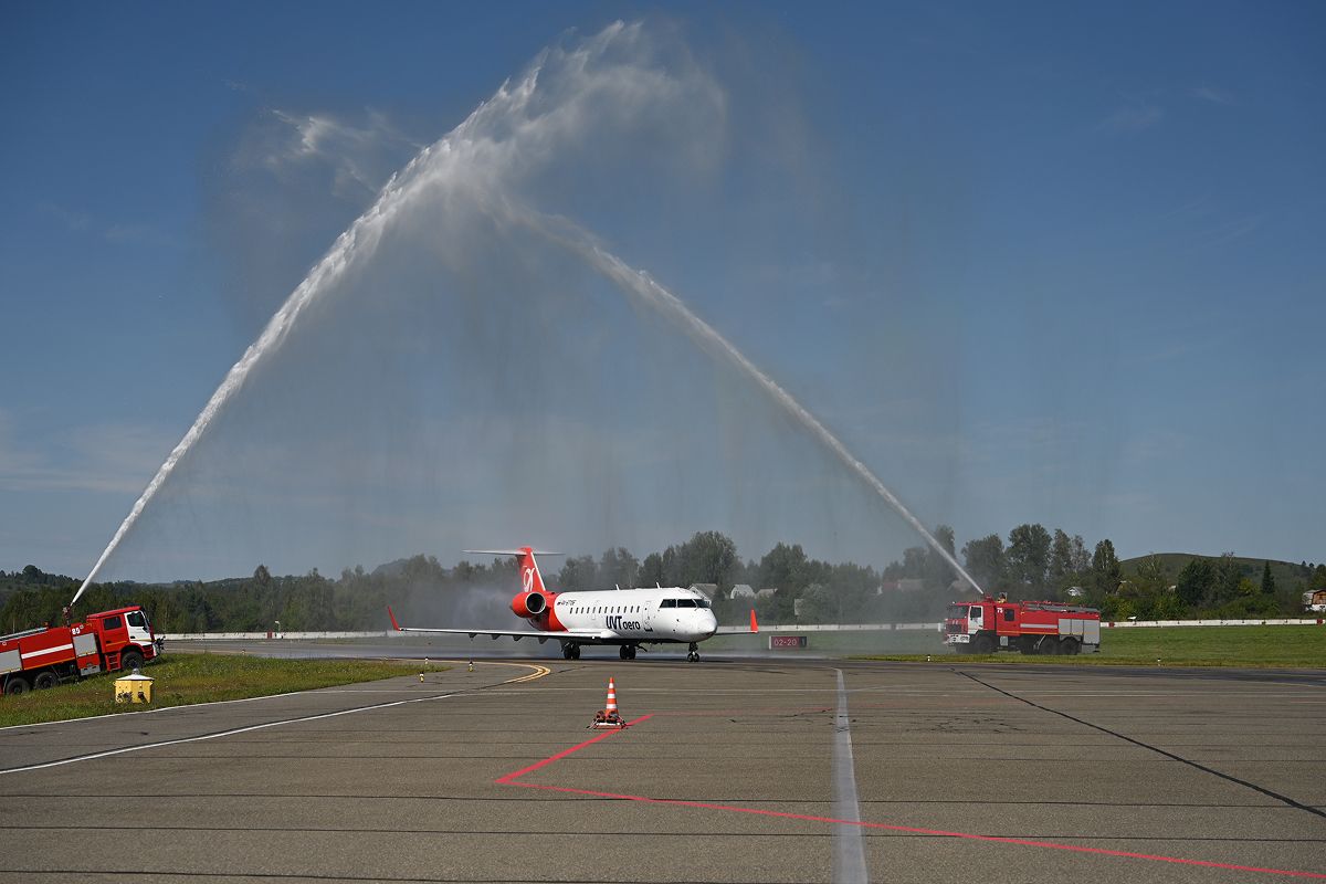 В аэропорту Горно-Алтайск встретили первый рейс из Перми - фото 2