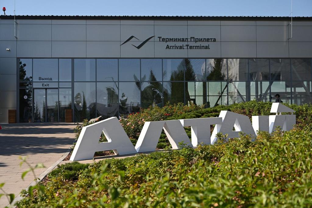 В аэропорту Горно-Алтайск встретили первый рейс из Перми - фото 3