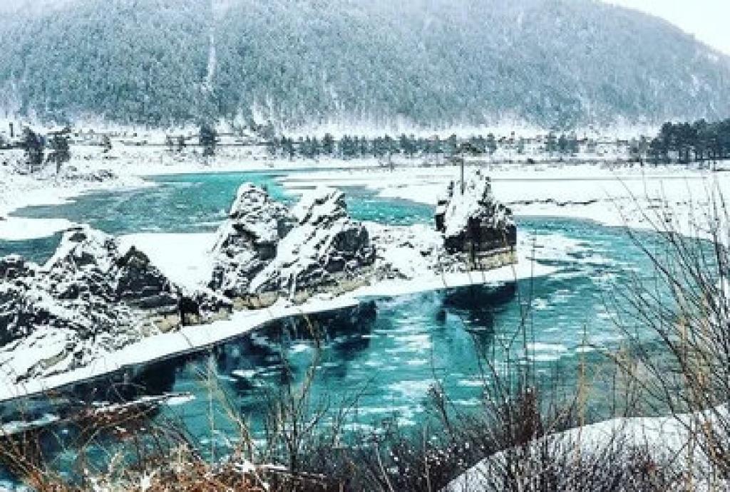 Зимняя сказка Алтая: тепло души среди ледяных гор — фото тура по Республике Алтай. Фото 4