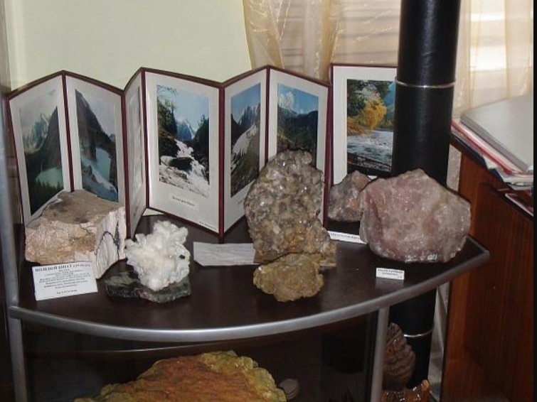 Музей камня Майминского района и его филиал «Литературно-краеведческий музей им. С.С. Суразакова» в с. Средний Сайдыс Майминского района - фото 6