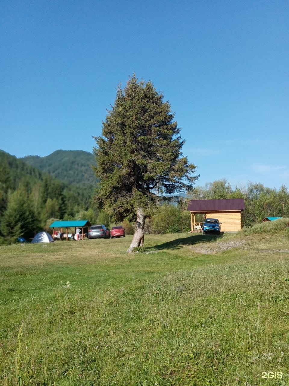 Трехместный номер с двуспальной и односпальной кроватью - фото 1