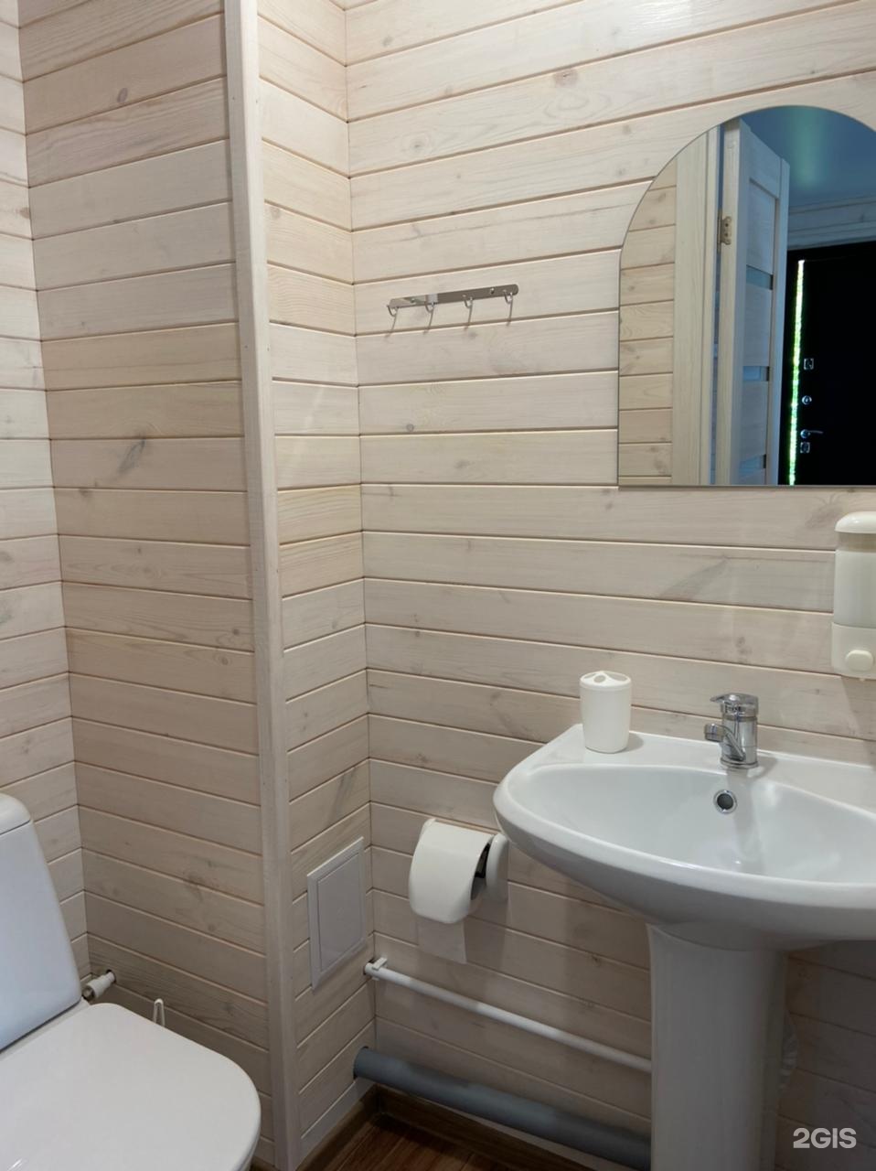 Трехместный номер с двуспальной и односпальной кроватями - фото 7