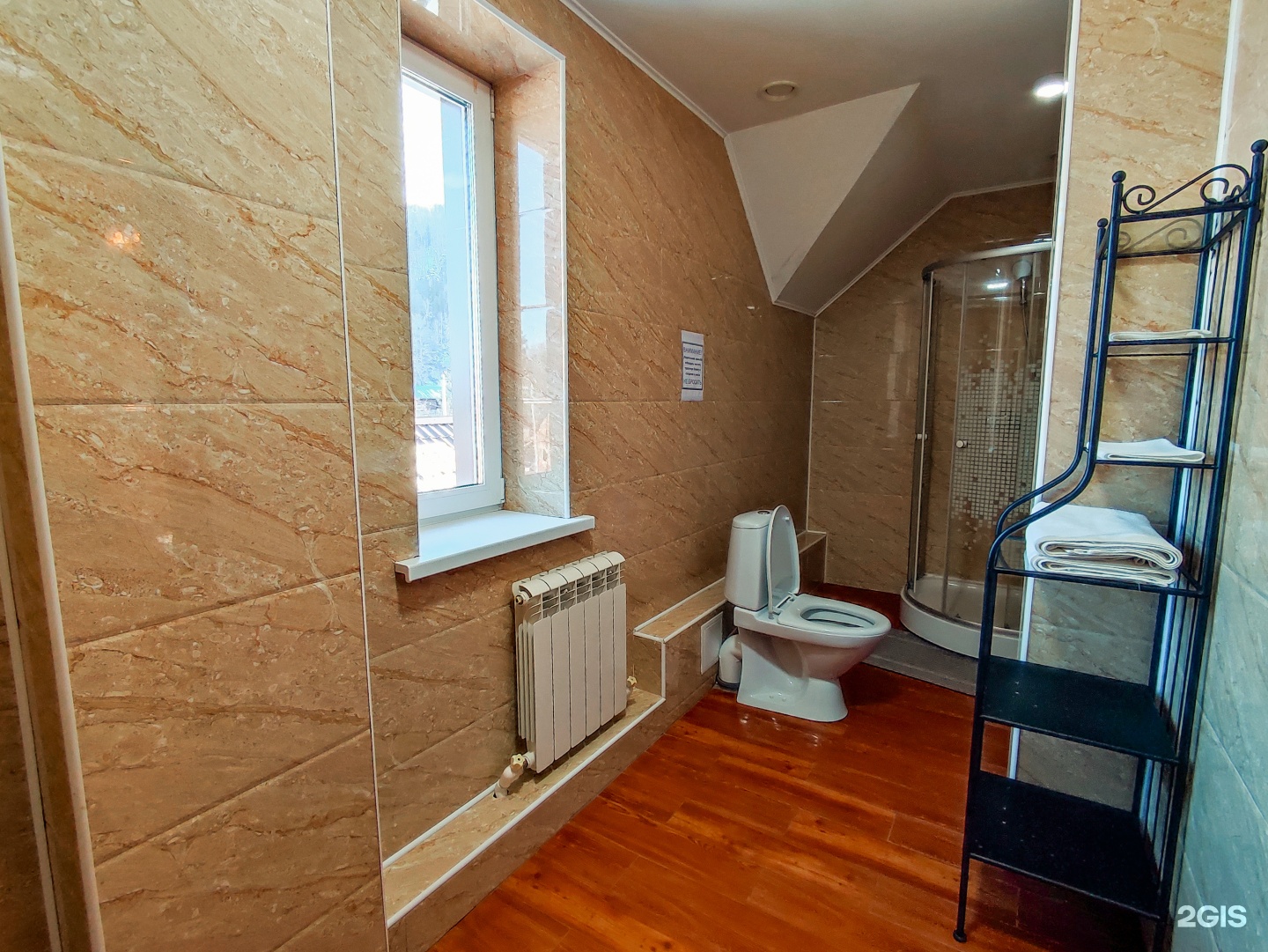 Трехместный номер с 3 односпальными кроватями - фото 4