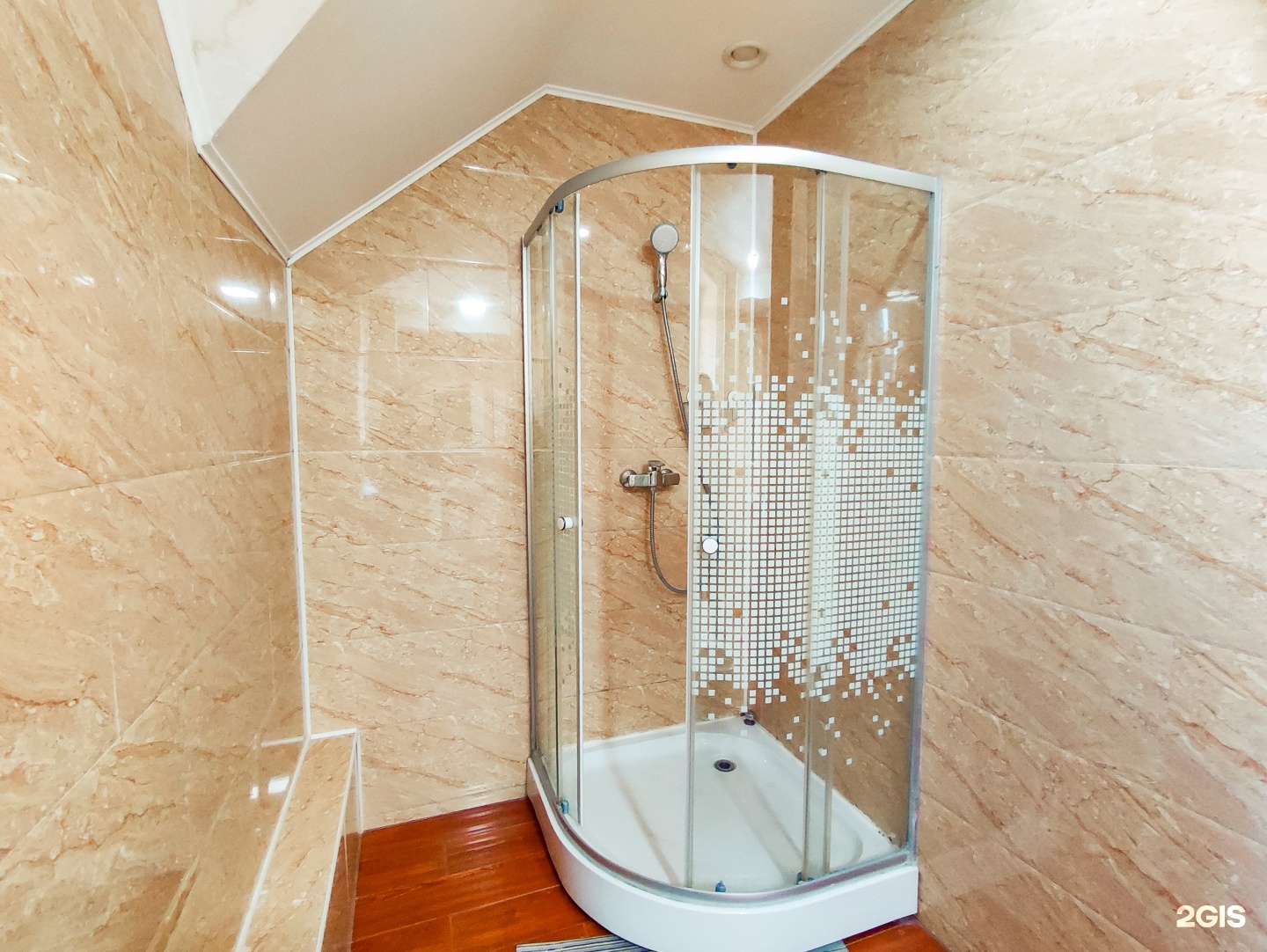 Трехместный номер с 3 односпальными кроватями - фото 5