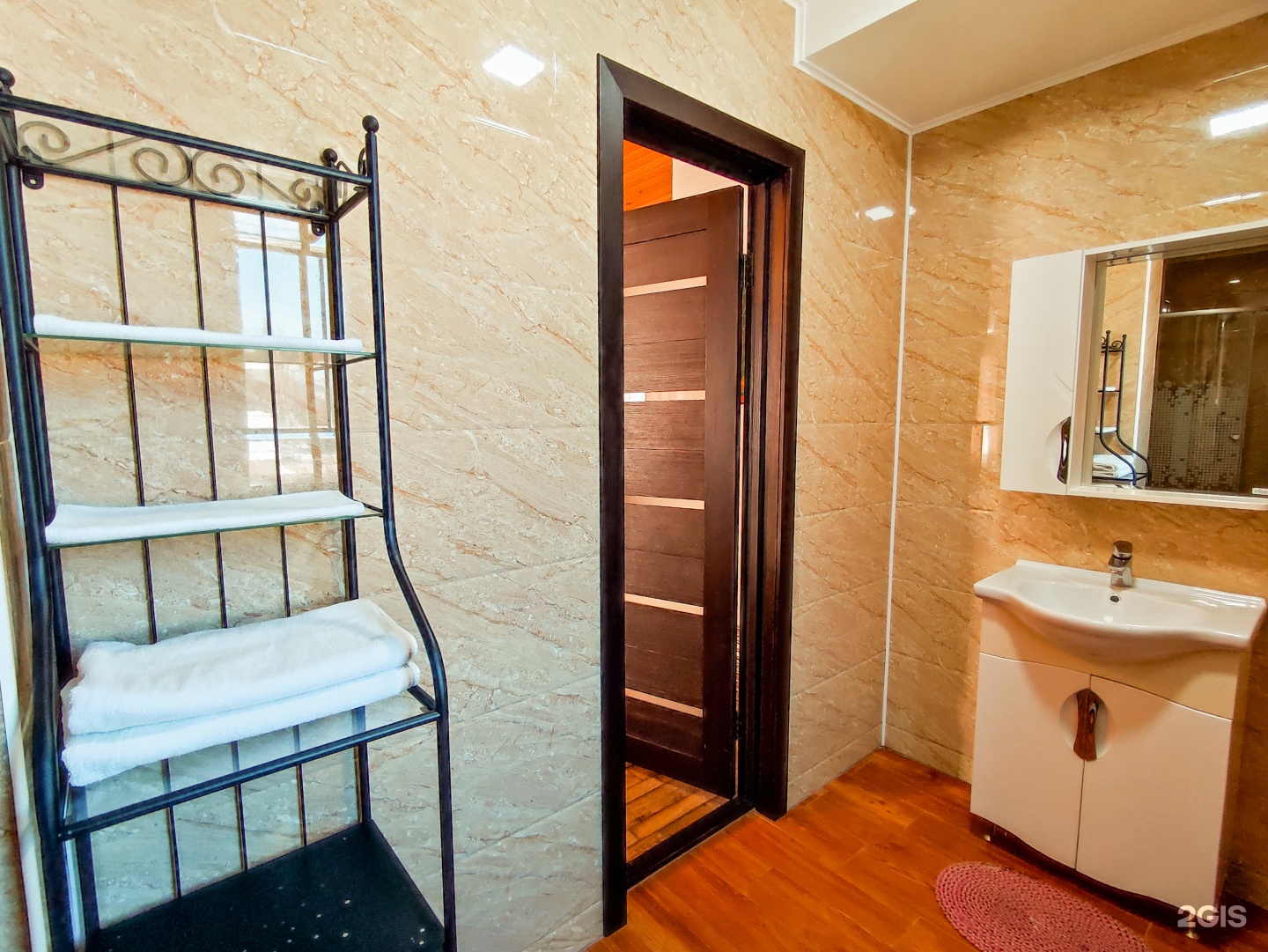 Трехместный номер с 3 односпальными кроватями - фото 6