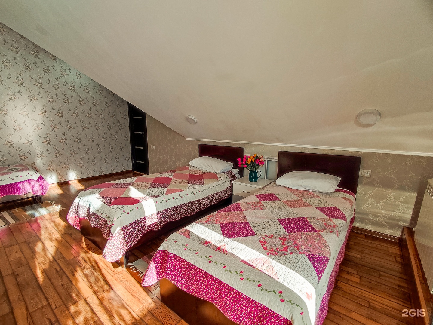 Трехместный номер с 3 односпальными кроватями - фото 5