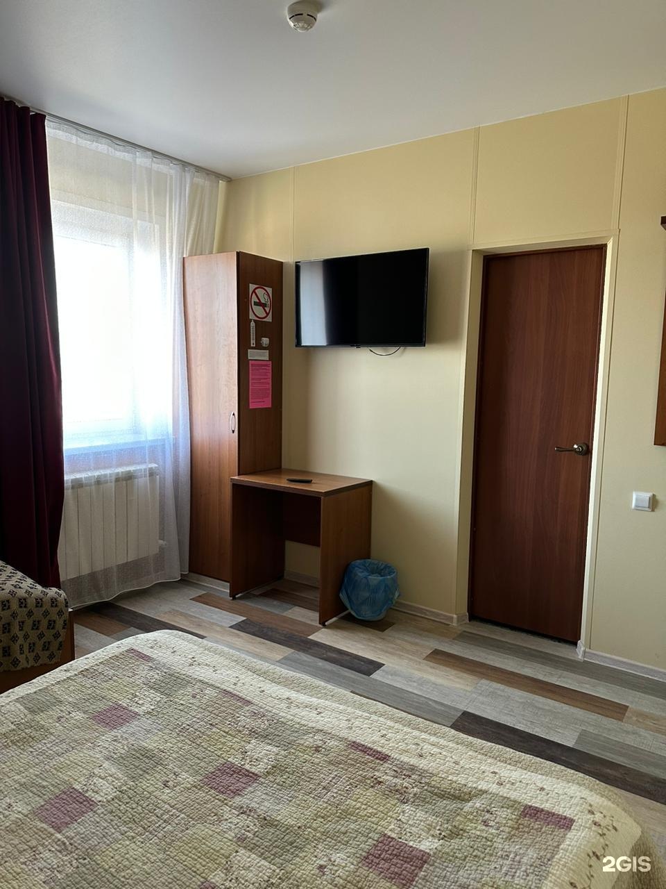 Трехместный номер с двуспальной и односпальной кроватями - фото 1