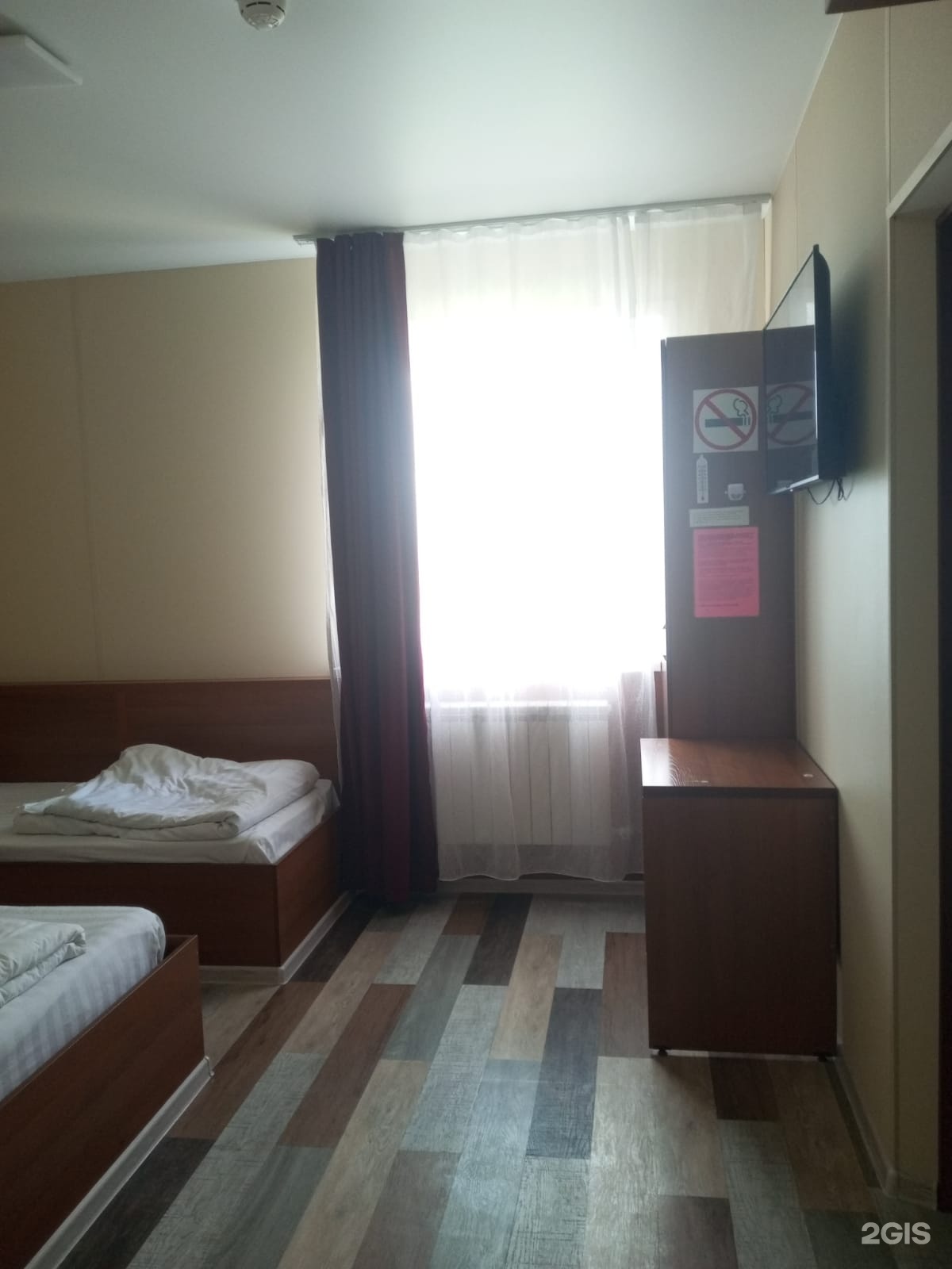 Трехместный номер с двуспальной и односпальной кроватями - фото 2