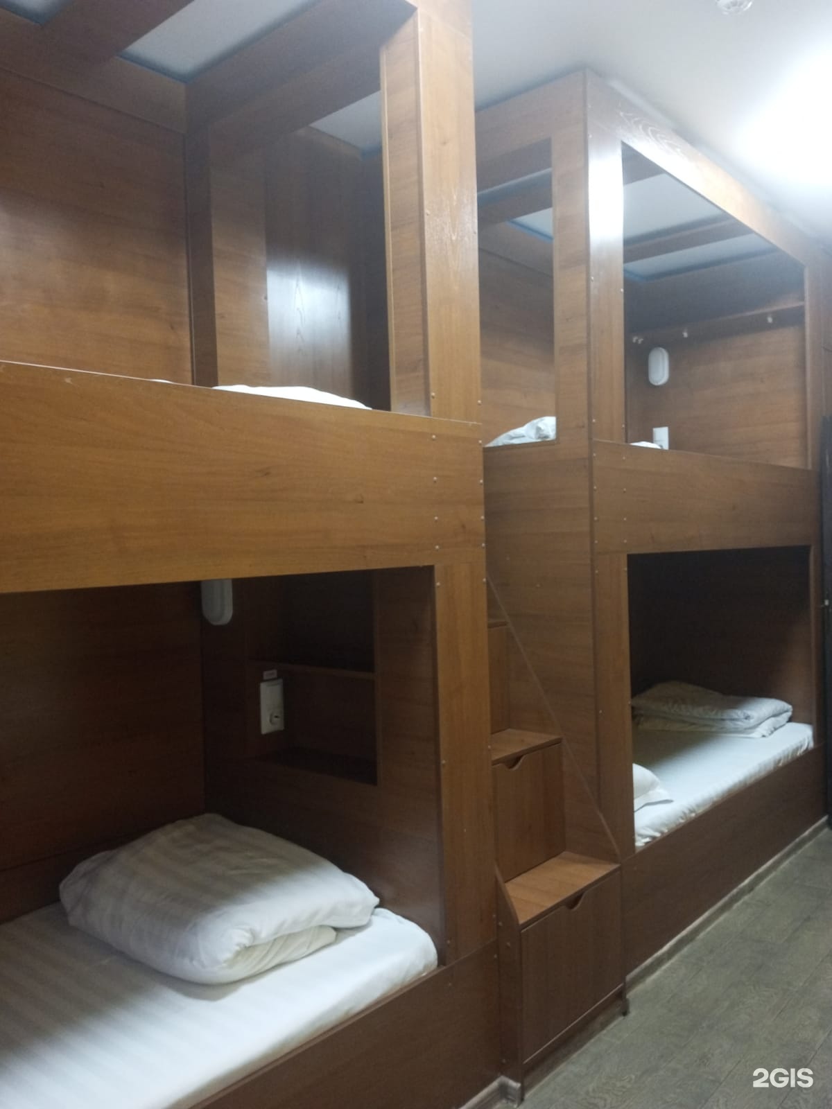 Койко-место в мужском номере на 6 человек - фото 1