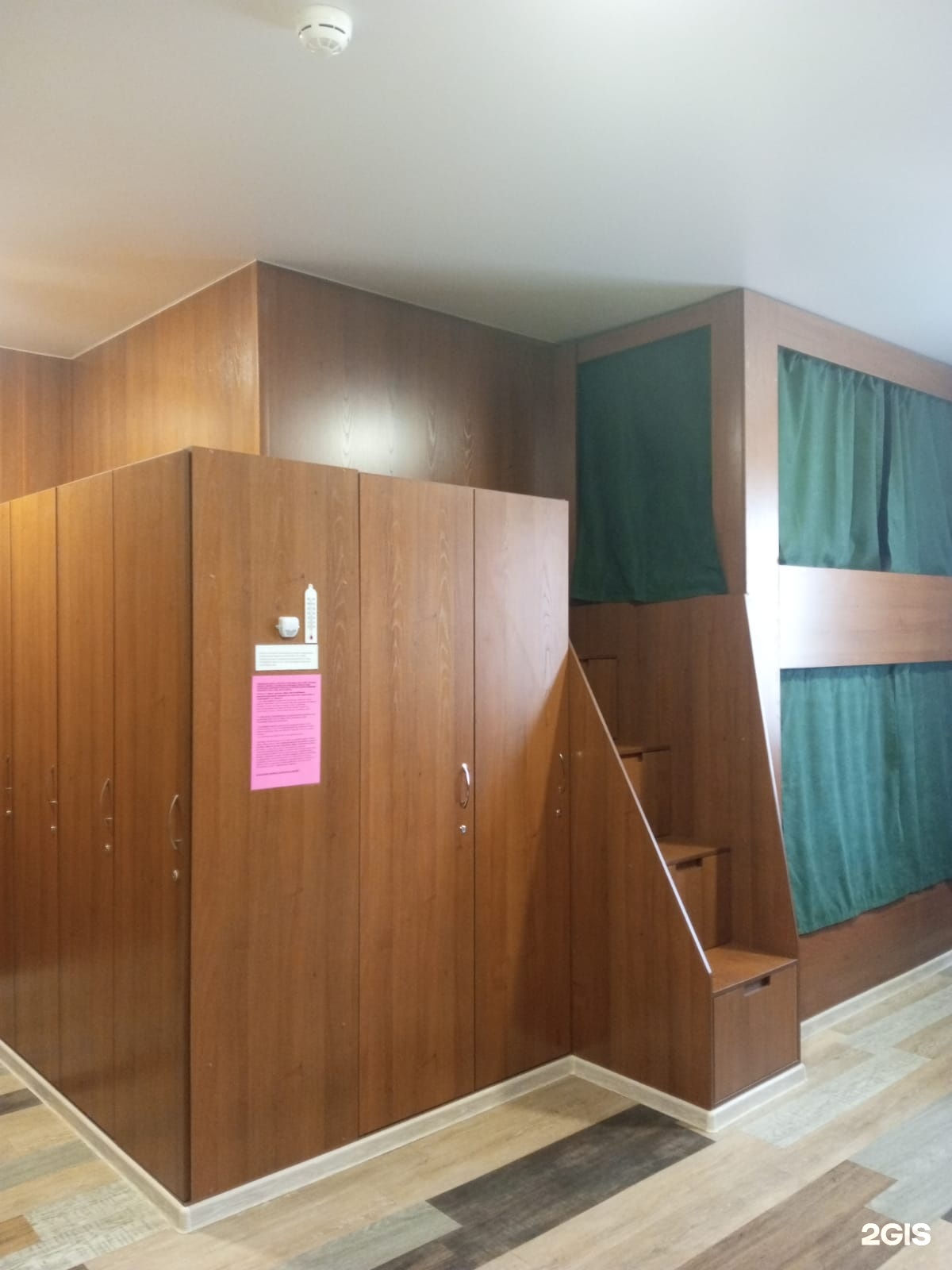 Койко-место в мужском номере на 6 человек - фото 4