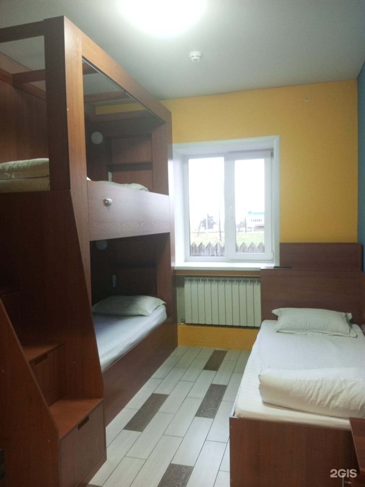 Трехместный номер с 3 односпальными кроватями - фото 1