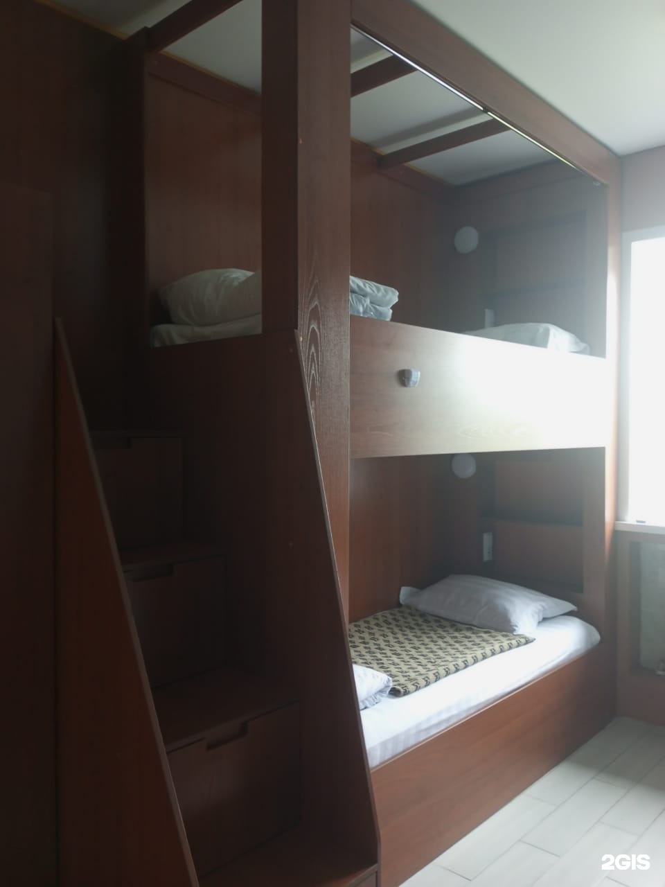 Трехместный номер с 3 односпальными кроватями - фото 3