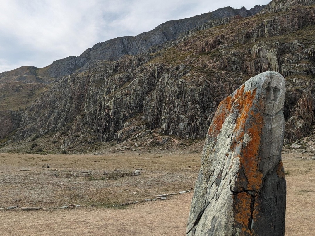 Чуйский оленный камень - фото 1