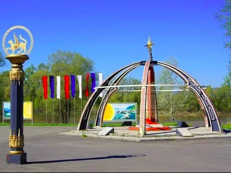 Памятный знак Горному Алтаю как центру мироздания