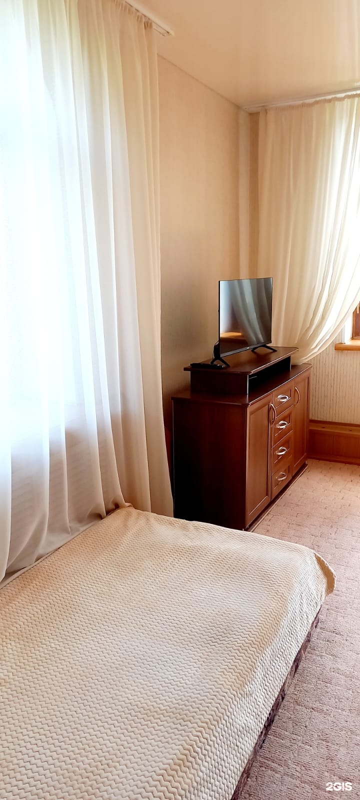 Улучшенный семейный номер с двуспальной или 2 односпальными кроватями с видом на озеро - фото 4