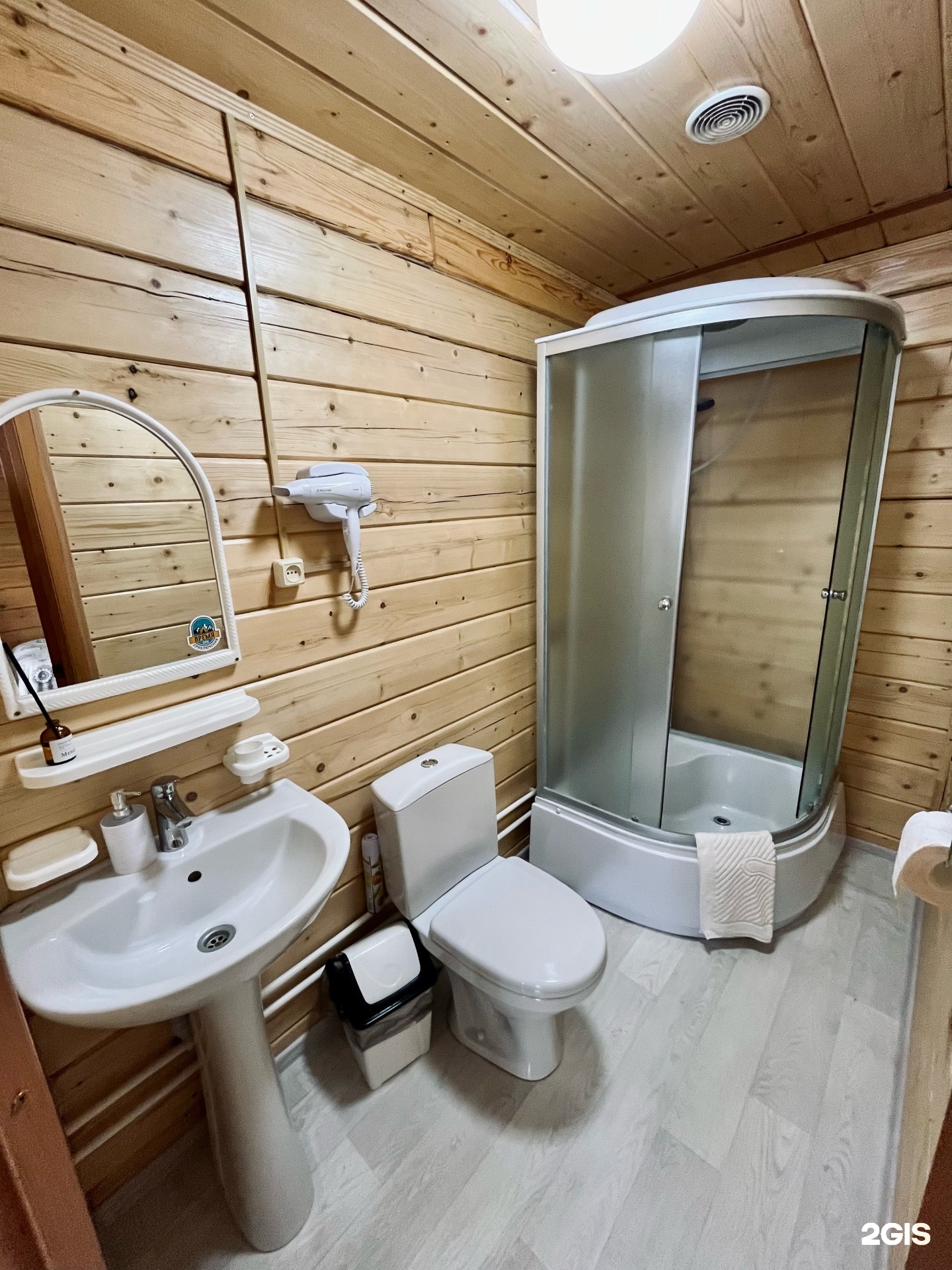 Улучшенный семейный номер с мини-кухней - фото 3