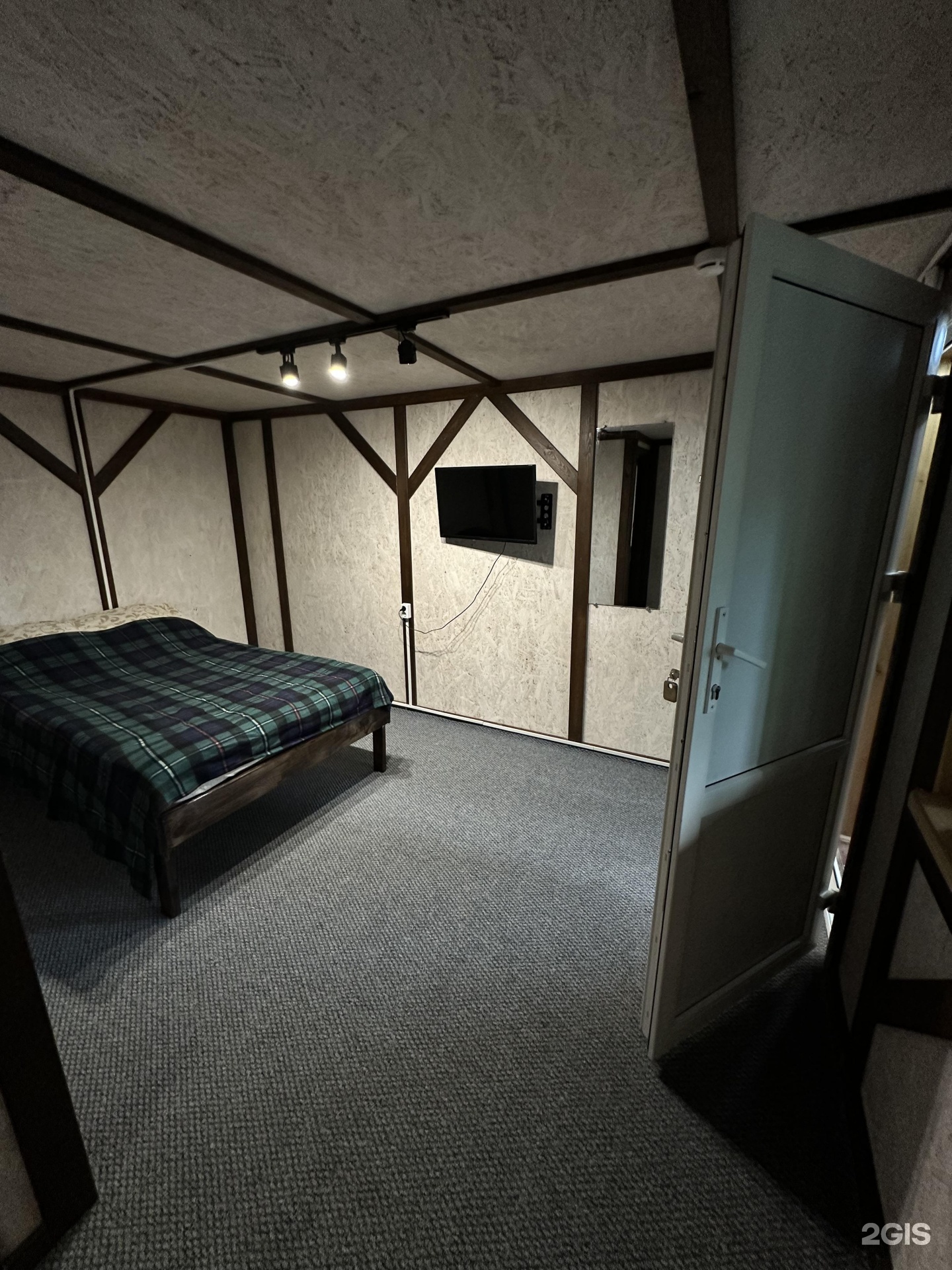 Стандартный номер в мансарде - фото 5