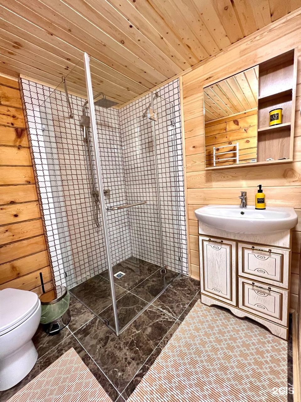 Двухместный номер с двуспальной кроватью с видом на горы - фото 9