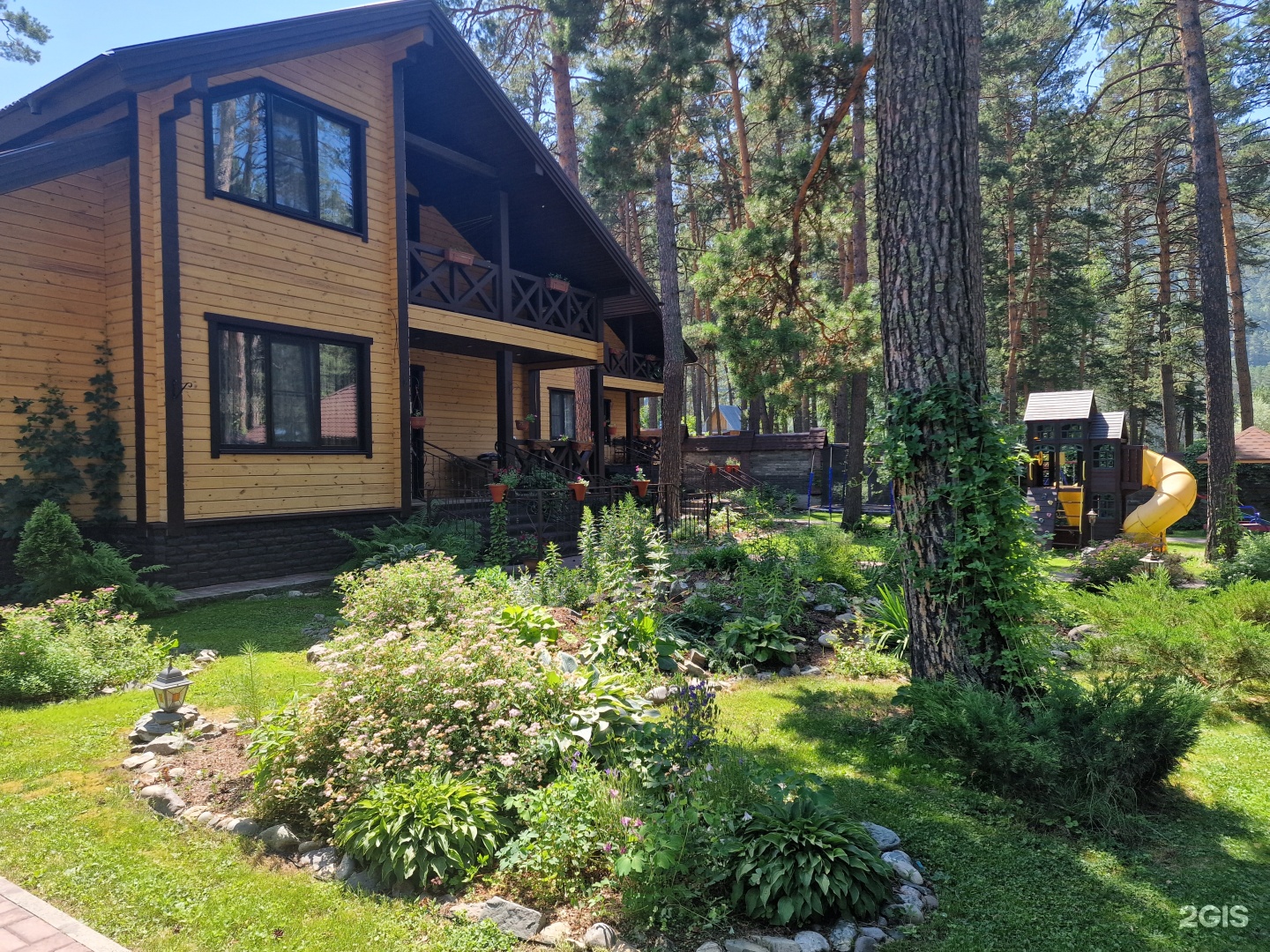 Коттедж с террасой - фото 1