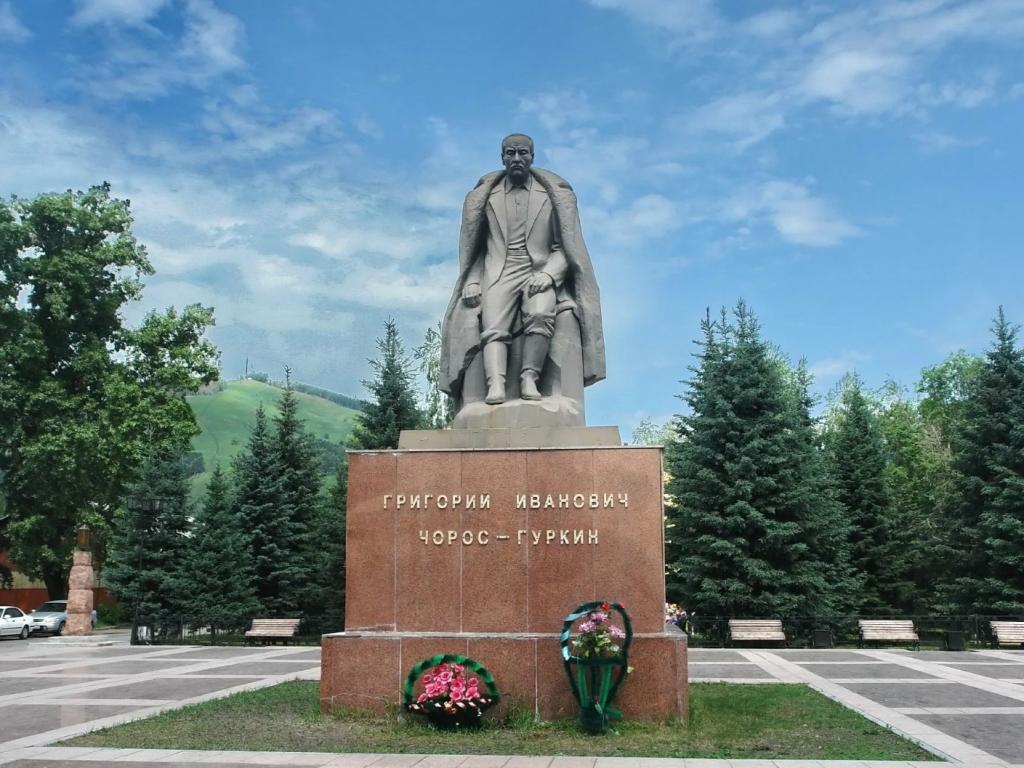 Сквер имени Г.И. Чорос-Гуркина