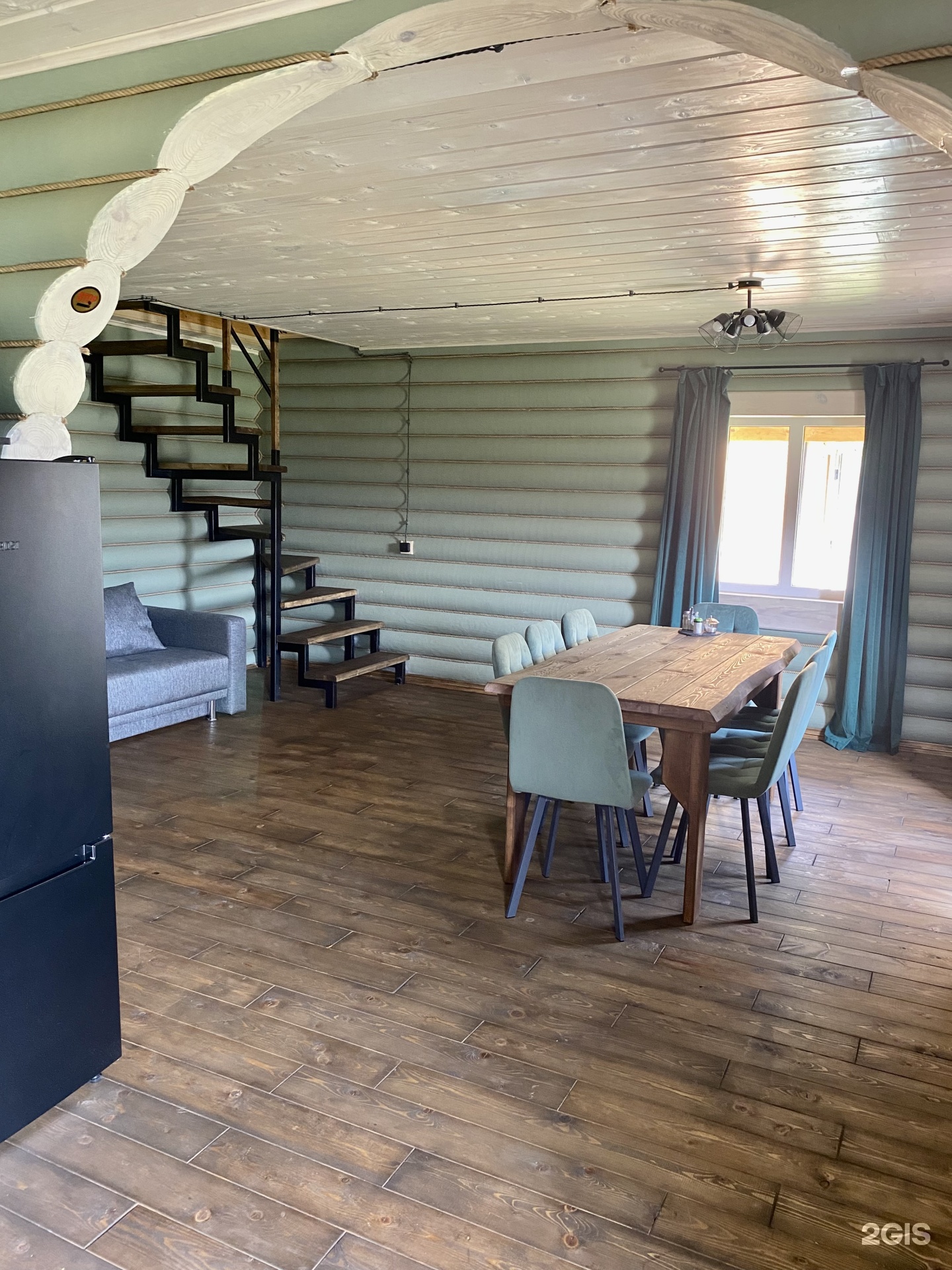 Коттедж с террасой - фото 1