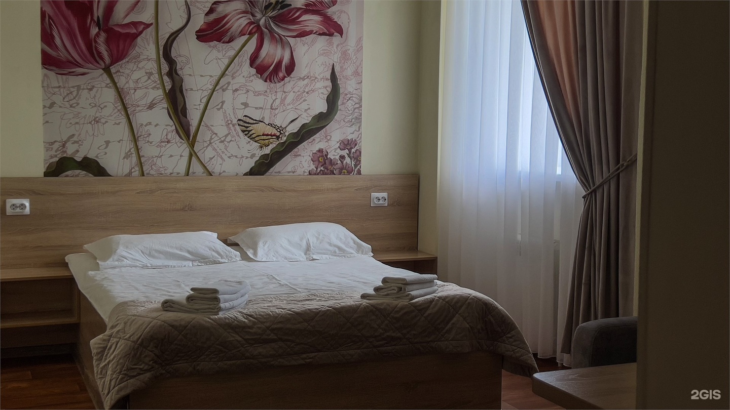 У камина (2 осн.+ 1 доп.) - фото 1