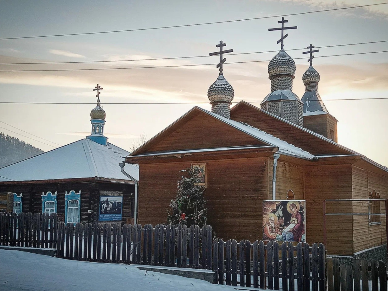 Свято-Успенская церковь в селе Шебалино - фото 1
