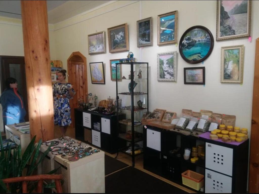 Выставочный зал семьи художников Головань в селе Аскат - фото 3