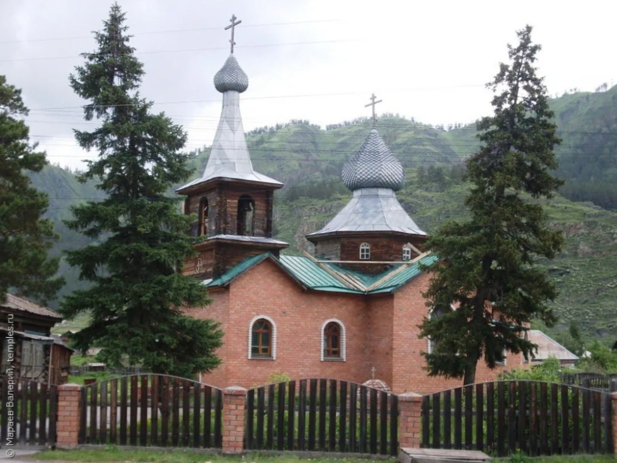 Храм в честь иконы Божией Матери «Всех скорбящих Радость» в селе Чемал - фото 2
