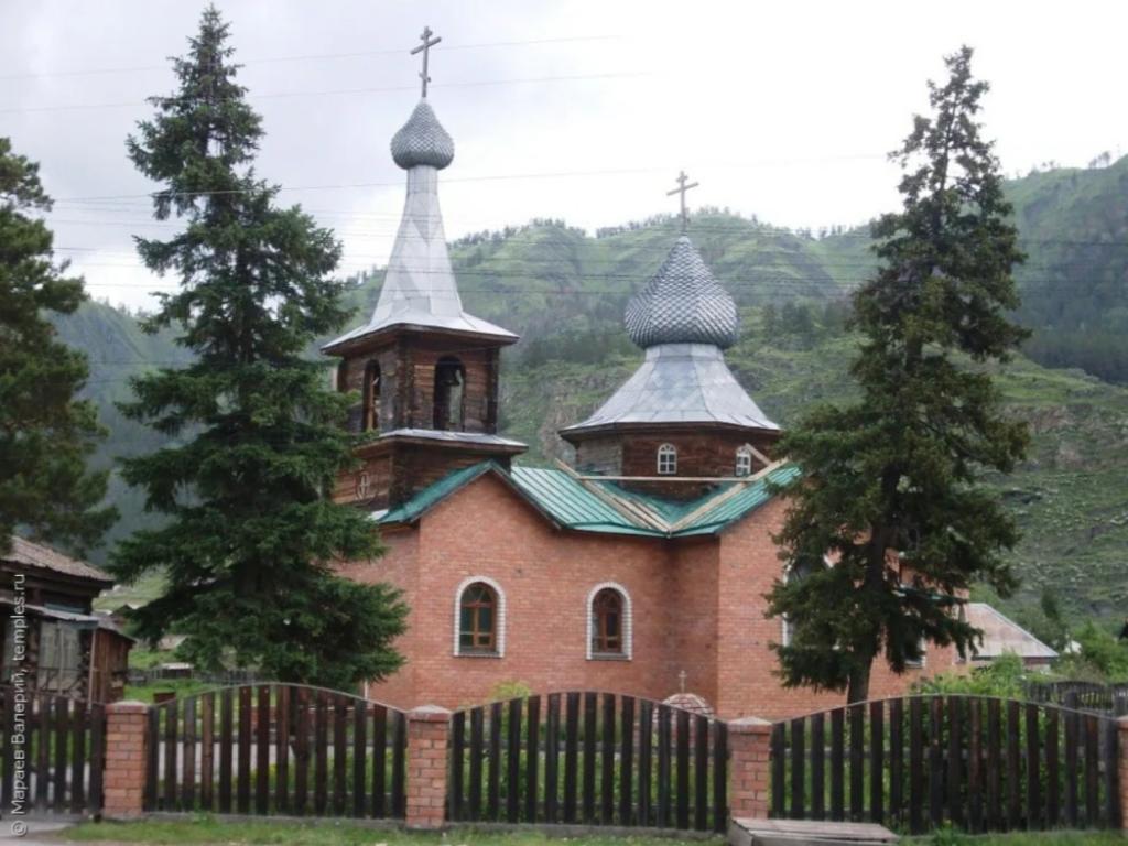 Храм в честь иконы Божией Матери «Всех скорбящих Радость» в селе Чемал - фото 2