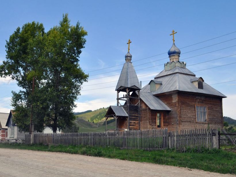 Церковь Троицы Живоначальной в селе Чёрный Ануй - фото 1