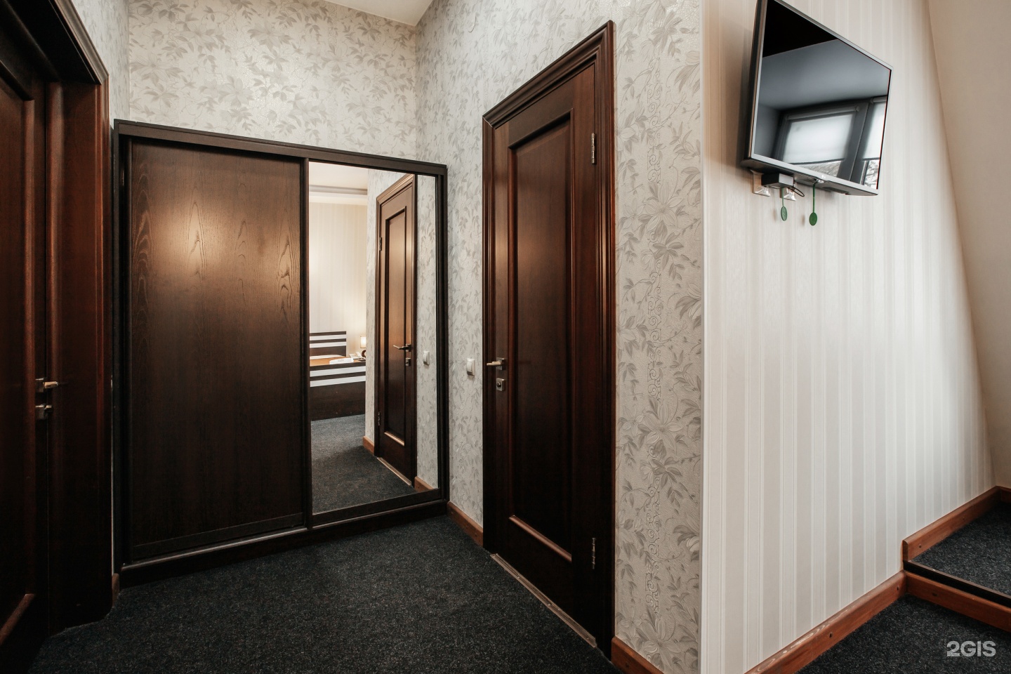 Стандарт с одной двуспальной кроватью - фото 6