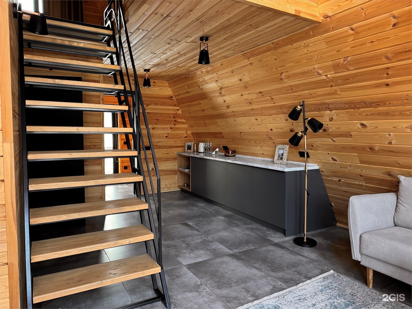 Дом А-фрейм две спальни с видом на горы - фото 6