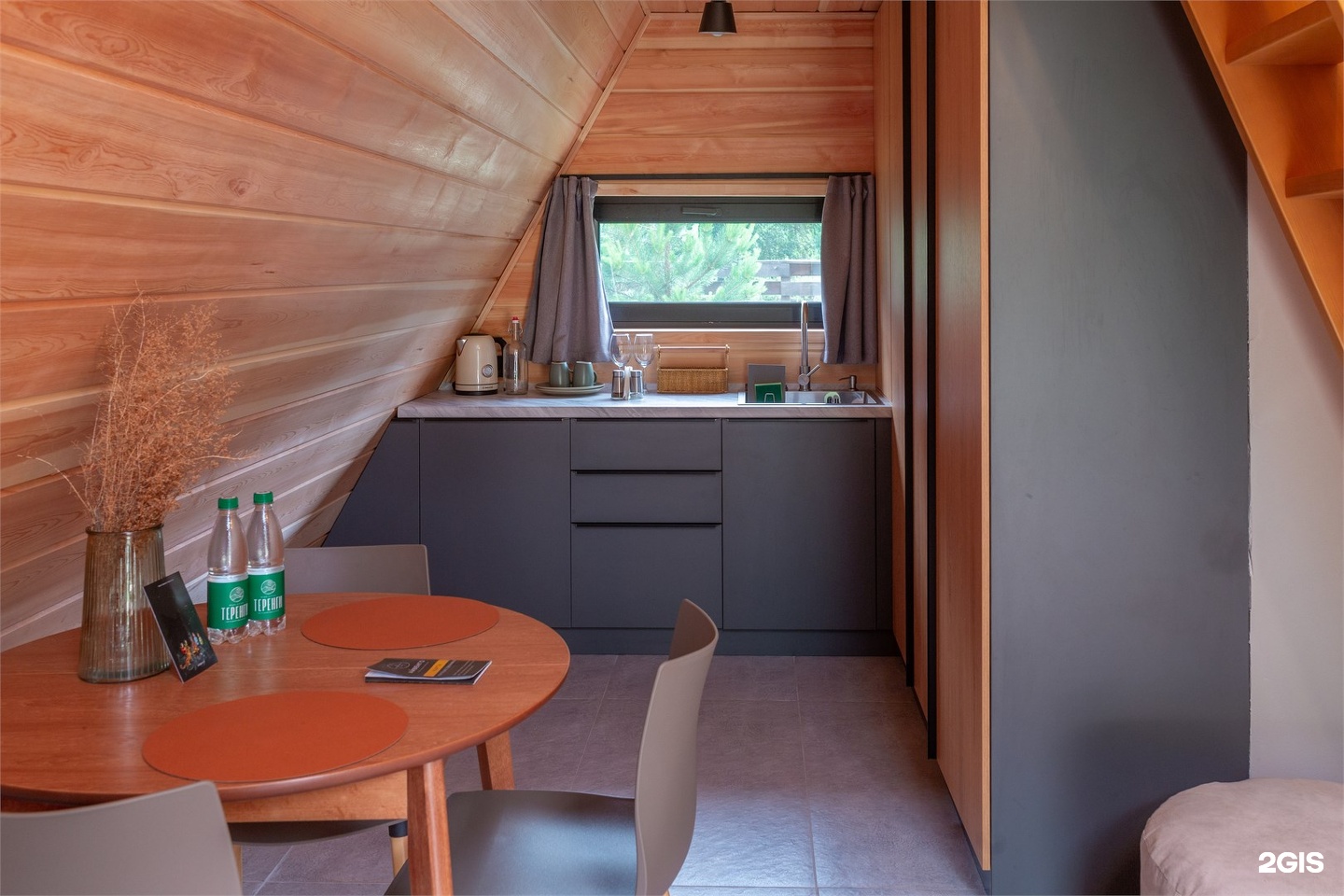 Дом А-фрейм вид на реку с одной спальней - фото 5