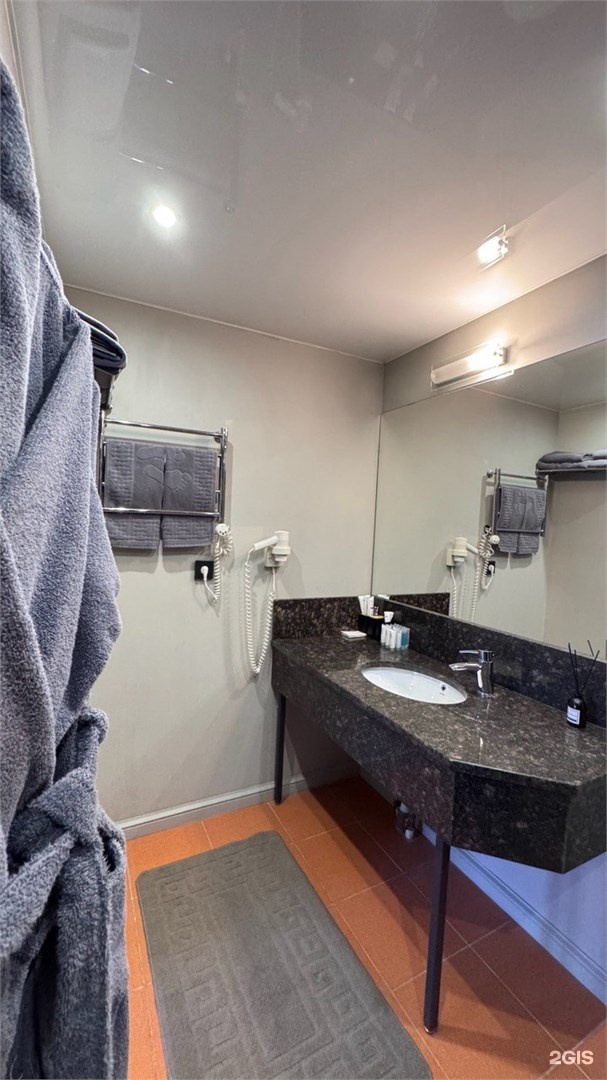 Люкс с видом на озеро (Отель «Югославский») - фото 3