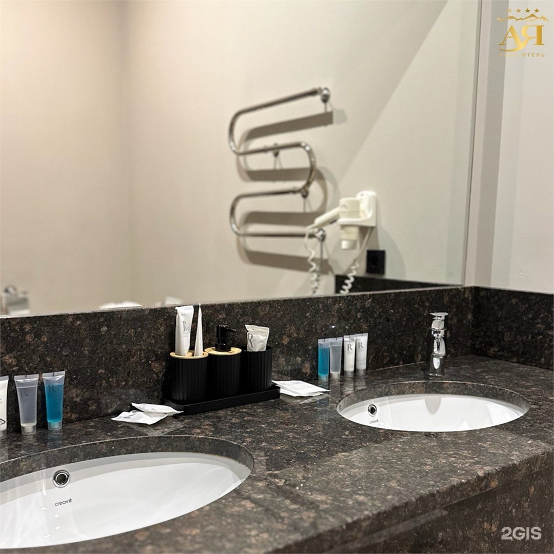 Люкс с видом на горы (Отель «Югославский») - фото 4